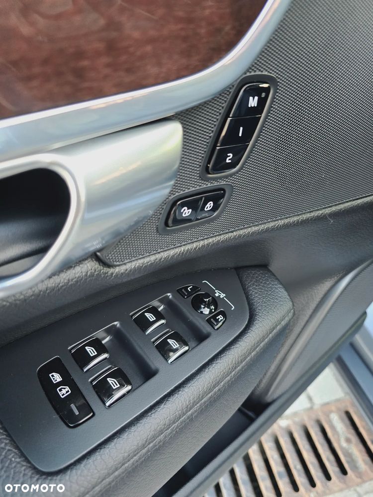 Volvo S90 T6 AWD Geartronic Momentum - 24
