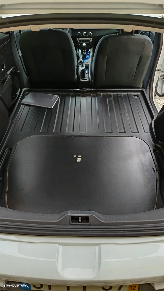 Renault Mégane 1.5 dCi Dynamique S - 9