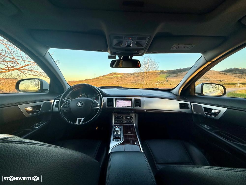Jaguar XF 2.2 - 6
