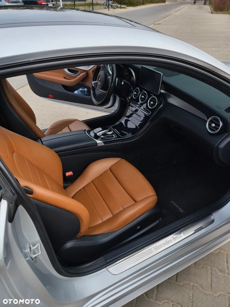 Mercedes-Benz Klasa C 300 7G-TRONIC AMG Line - 15