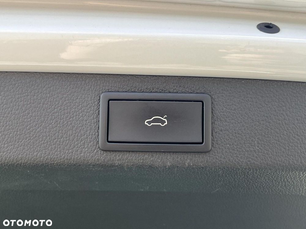 Skoda Superb 2.0 TDI SCR L&K DSG - 19