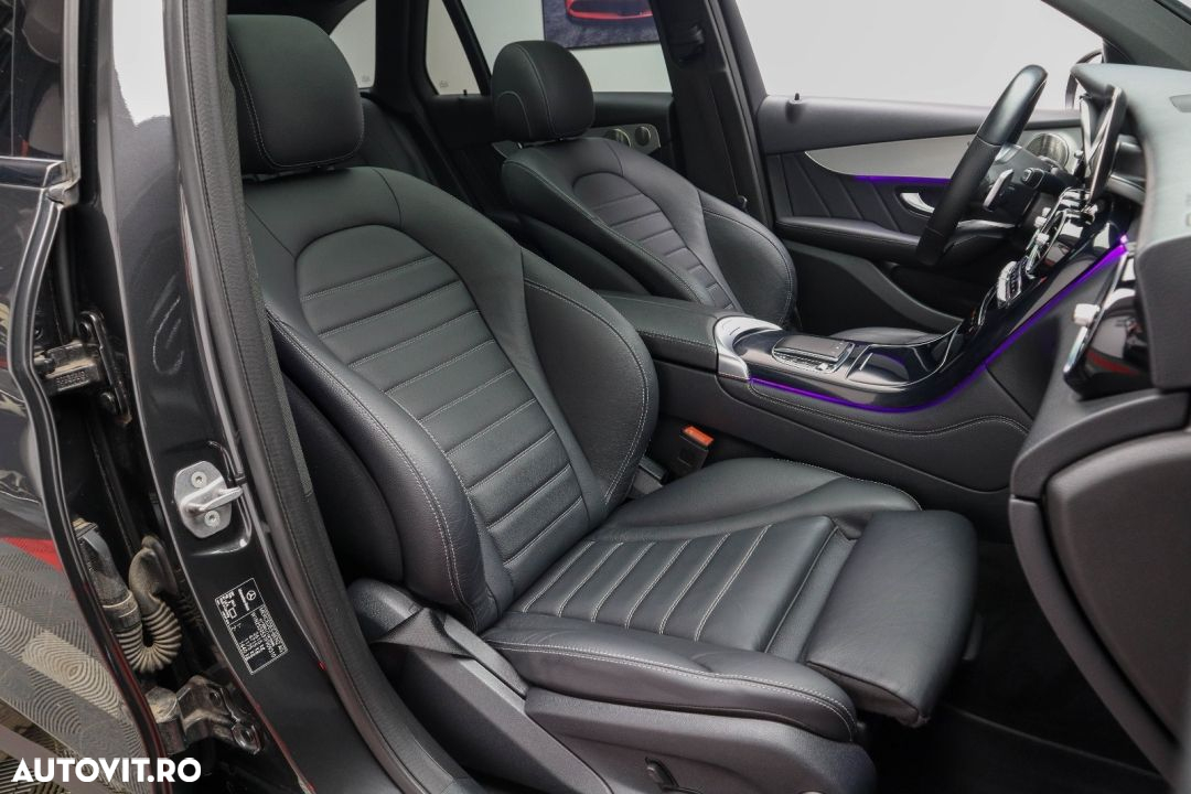 Mercedes-Benz GLC 300 e 4Matic 9G-TRONIC AMG Line Plus - 30