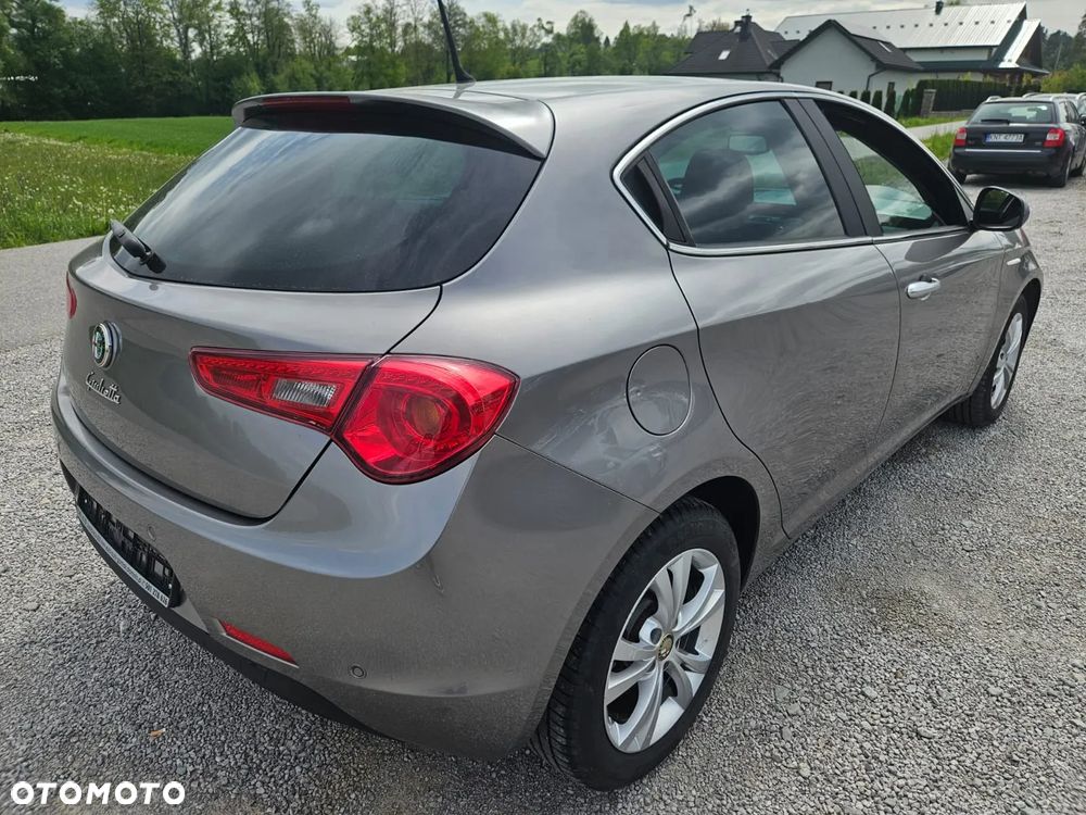 Alfa Romeo Giulietta 1.6 JTDM 16V Veloce - 6