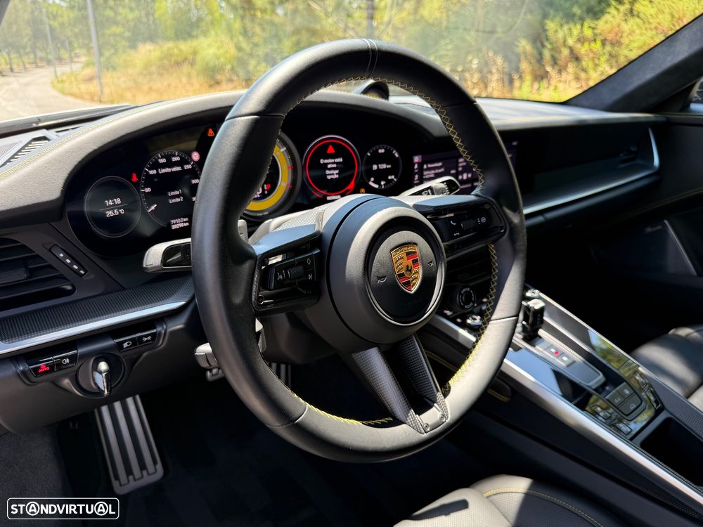 Porsche 911 (992) Turbo S - 32
