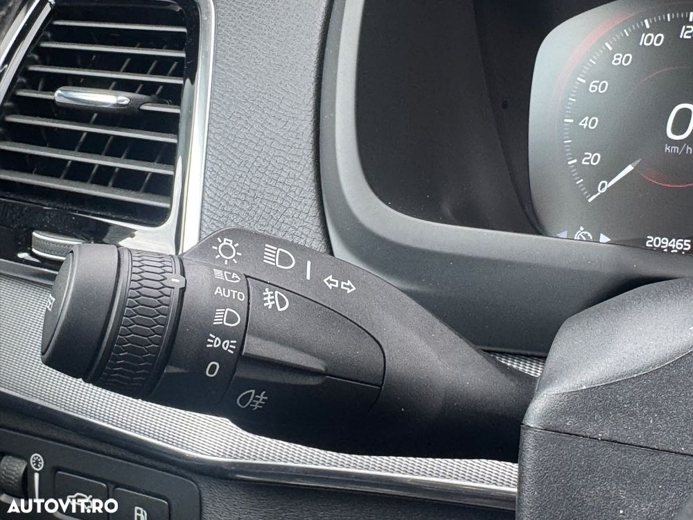 Volvo XC 90 T8 AWD Recharge Geartronic Inscription Edition - 31