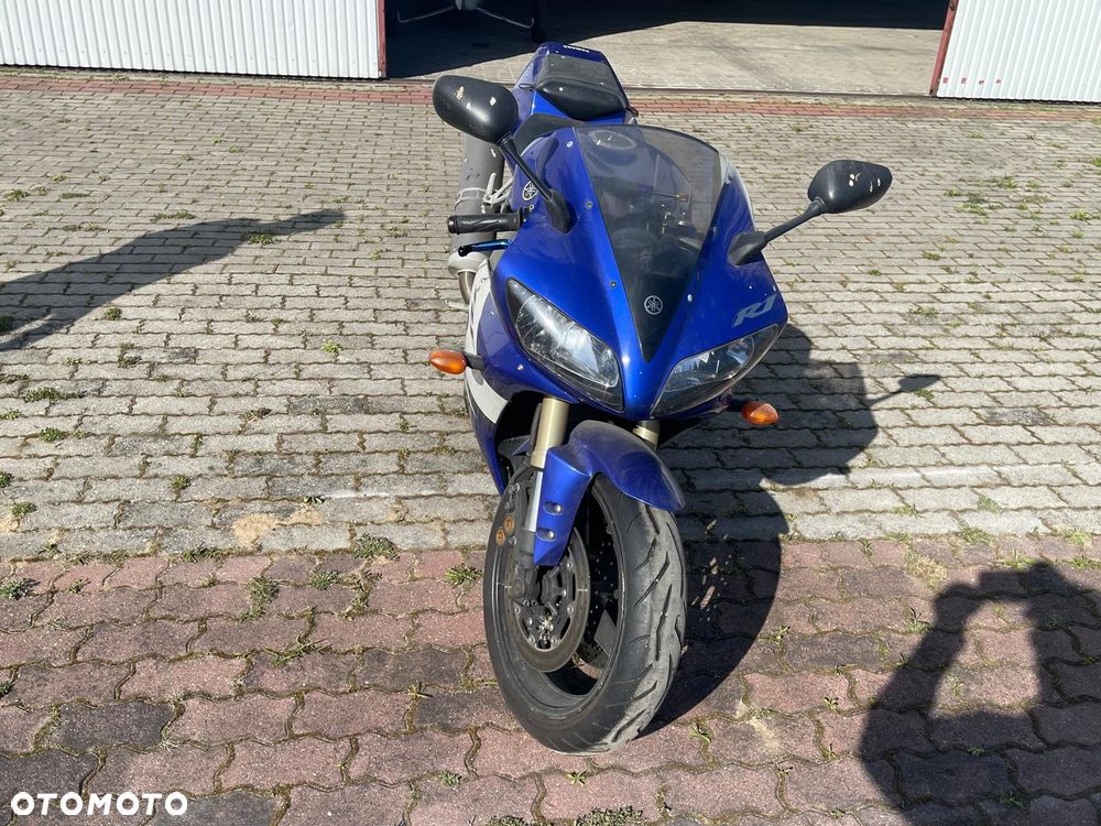 Yamaha R1 - 3