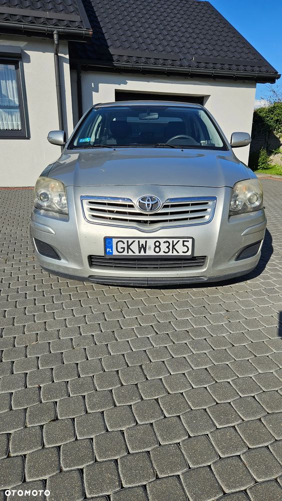 Toyota Avensis 1.8 VVT-i Terra - 1