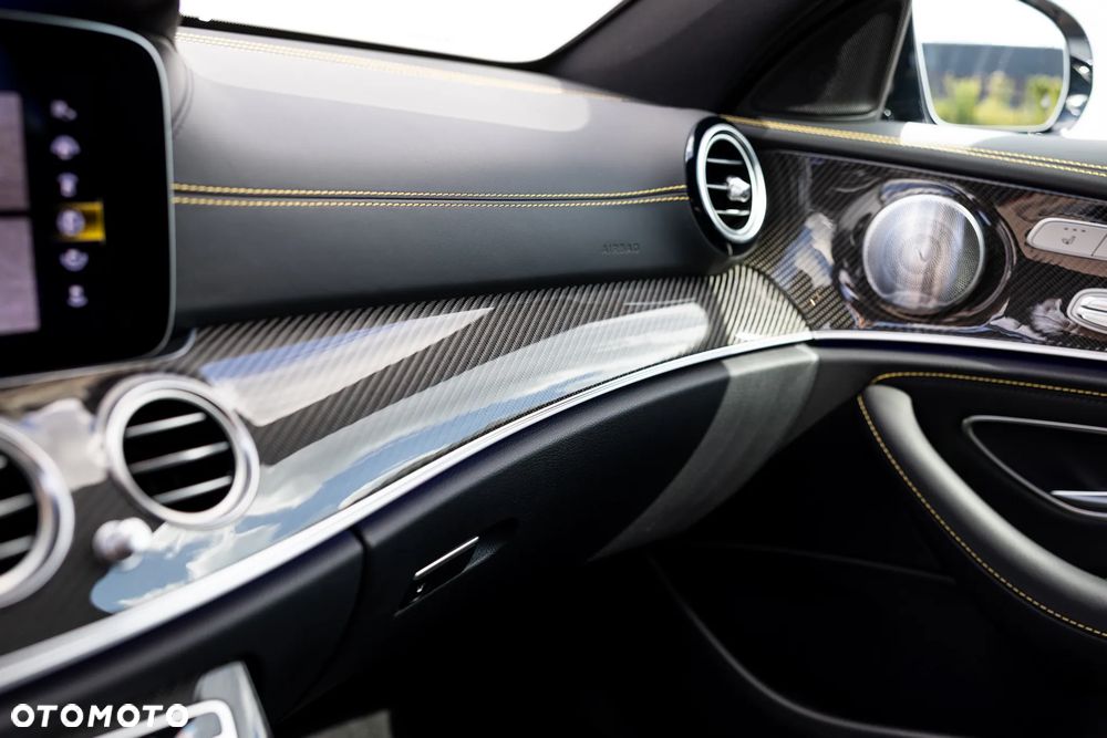 Mercedes-Benz Klasa E - 32