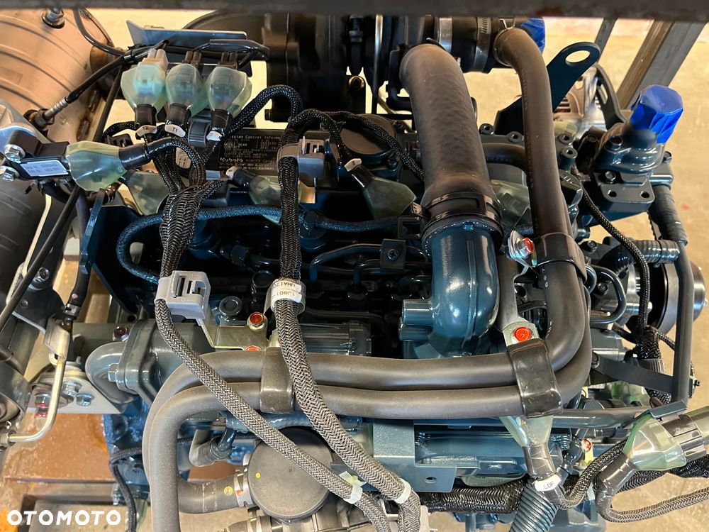 FV23% Silnik Kubota V2403-T Nowy Kompletny - 11