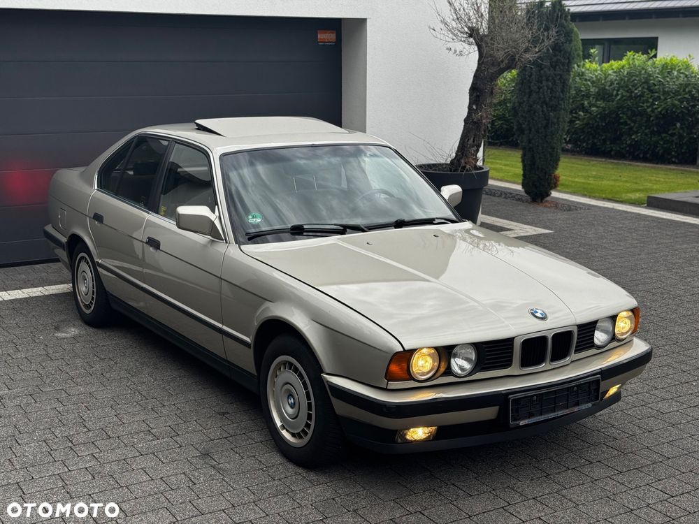 BMW Seria 5 520 i - 1