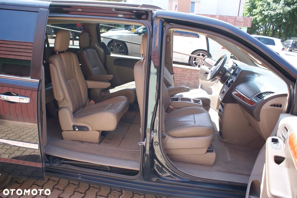 Chrysler Town & Country 3.6 Touring - 29