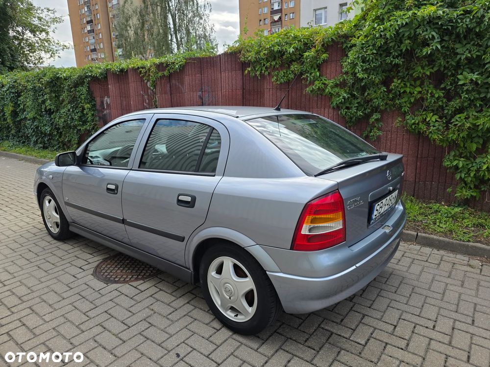 Opel Astra 1.4 Essentia - 3