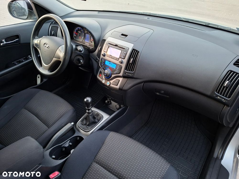 Hyundai i30 1.6 CRDi Classic + - 7