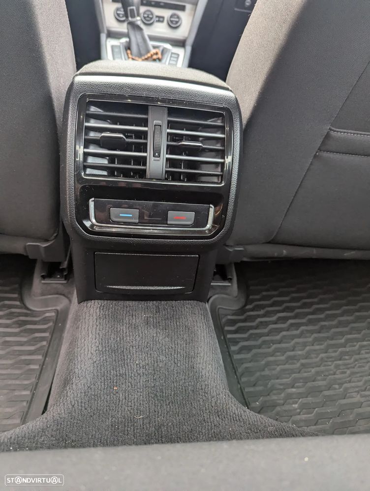 VW Passat 1.6 TDI Confortline - 8