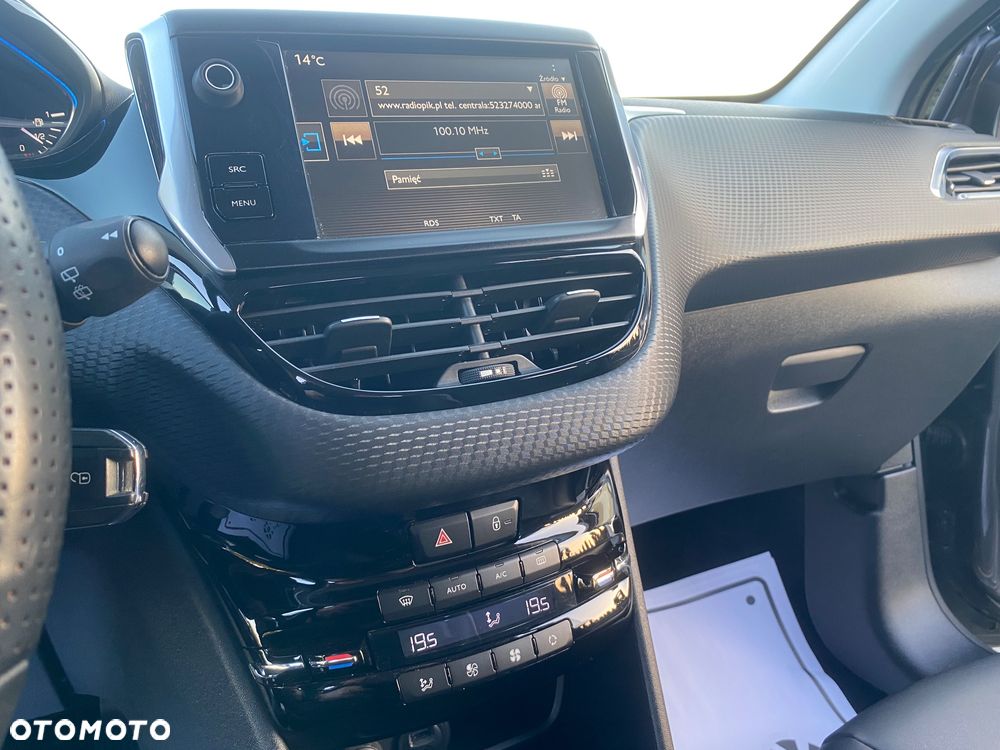 Peugeot 2008 1.2 Pure Tech Allure S&S - 26