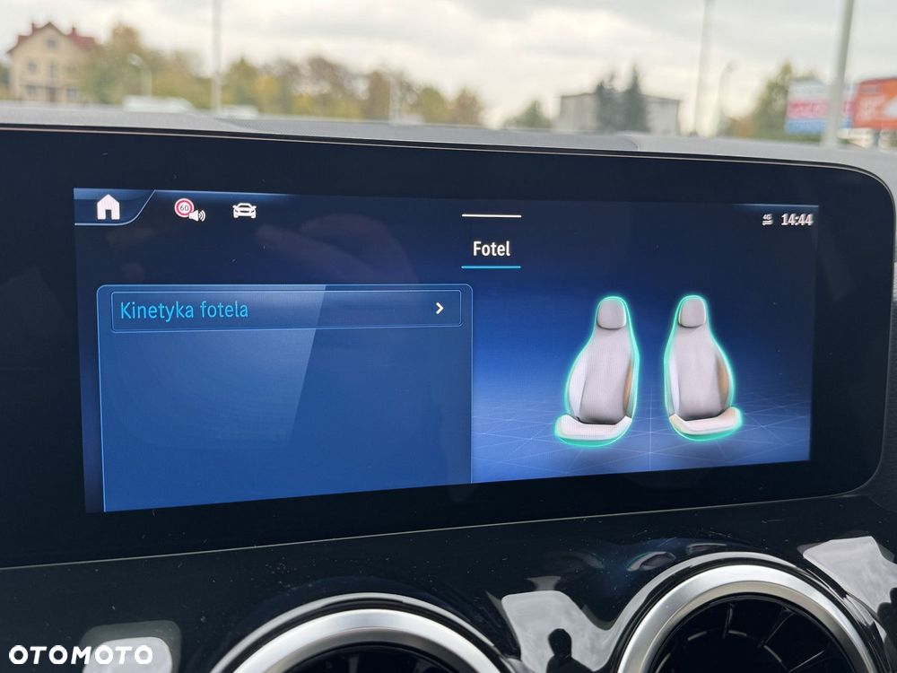 Mercedes-Benz GLA - 28