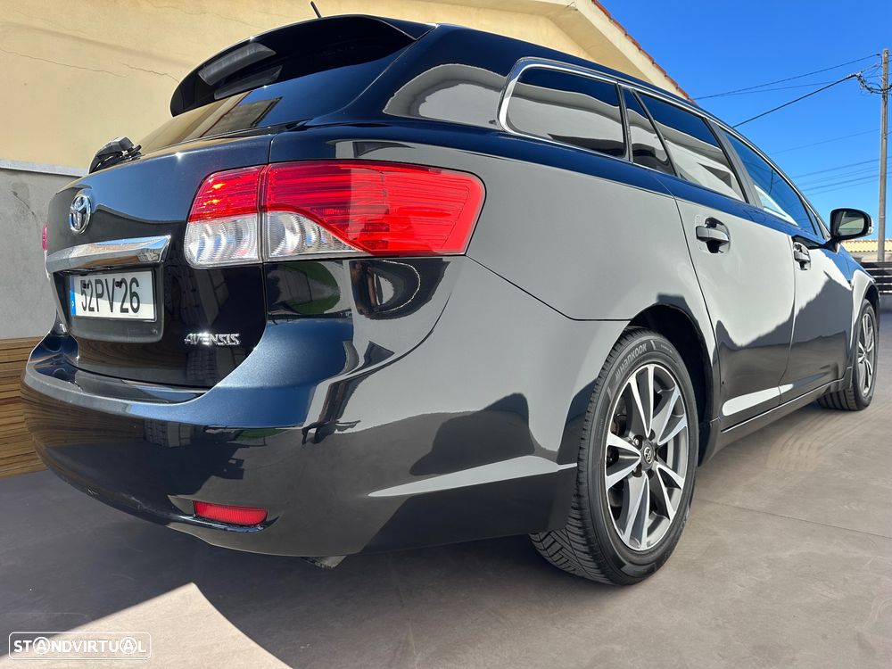 Toyota Avensis SW 2.0 D-4D Exclusive +Navi - 3