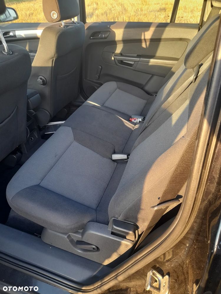 Opel Zafira 1.8 Cosmo - 14