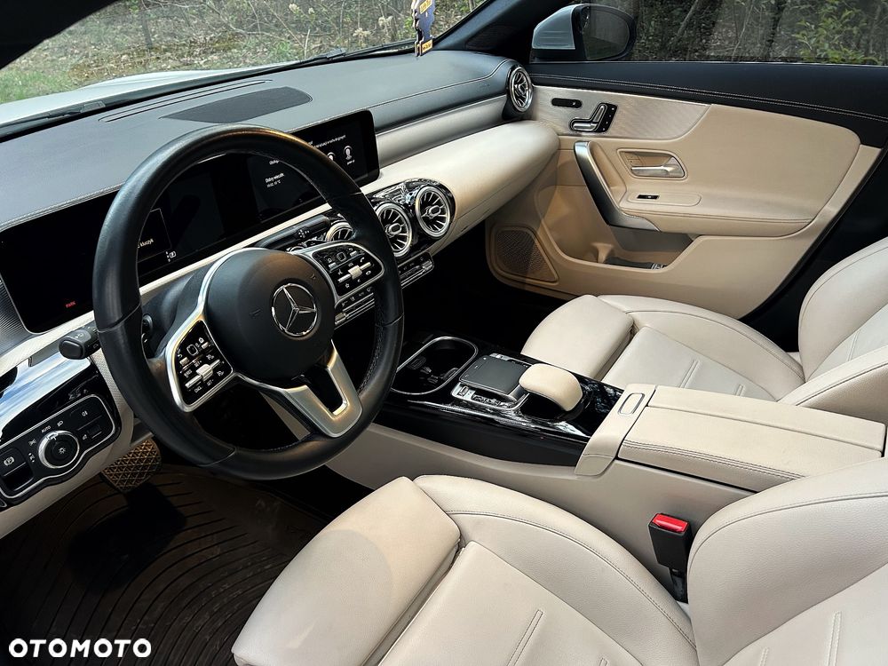 Mercedes-Benz CLA - 17