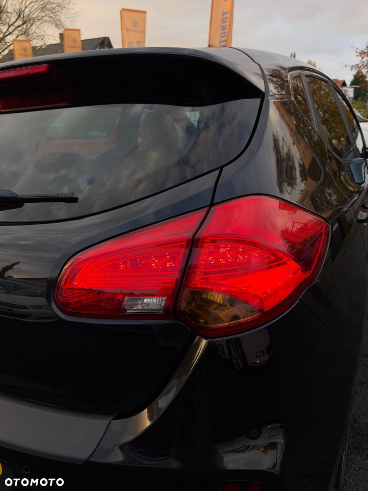 Kia Ceed - 38