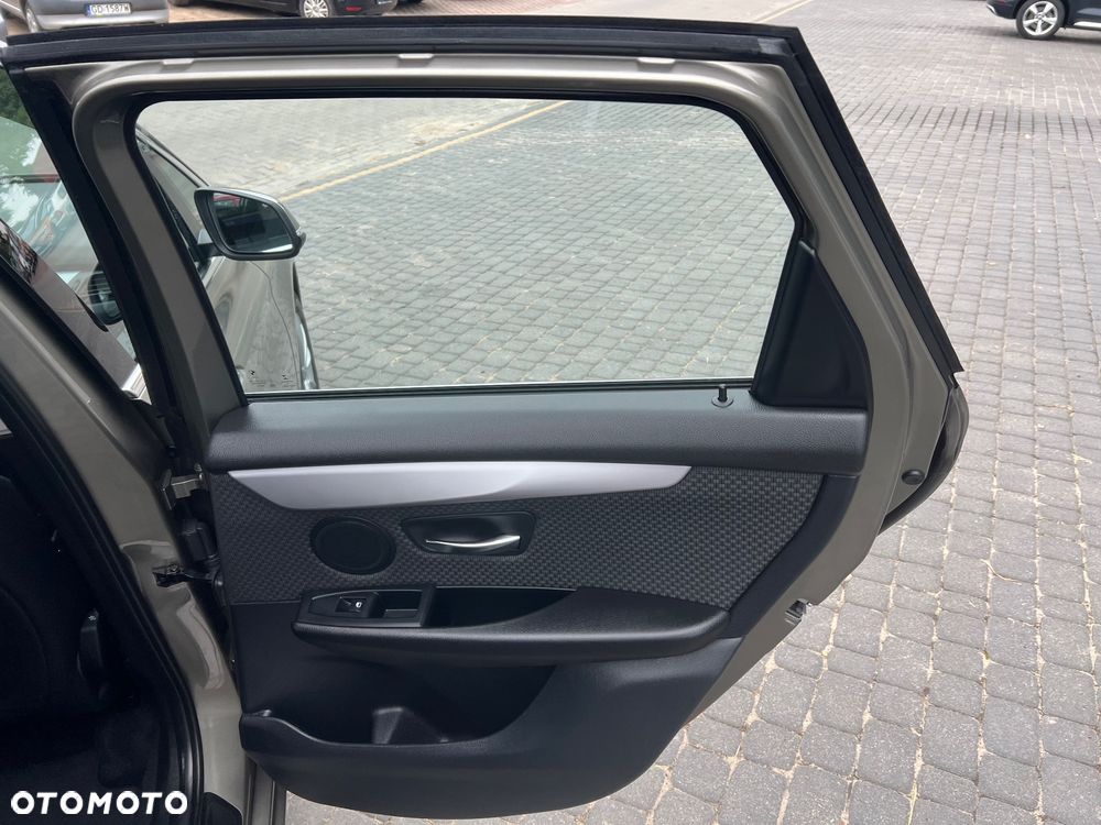 BMW Seria 2 218d Sport-Aut Luxury Line - 24