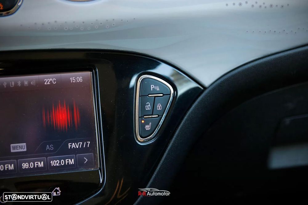 Opel Adam 1.0 T Black Jack - 21