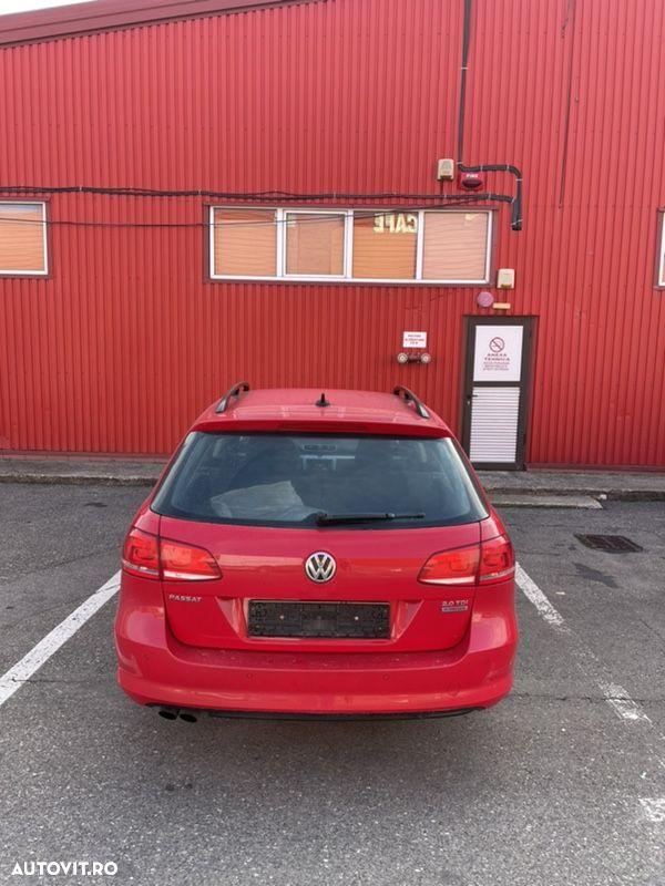 Volkswagen Passat Variant 2.0 TDI BlueMotion Technology DSG Comfortline - 6