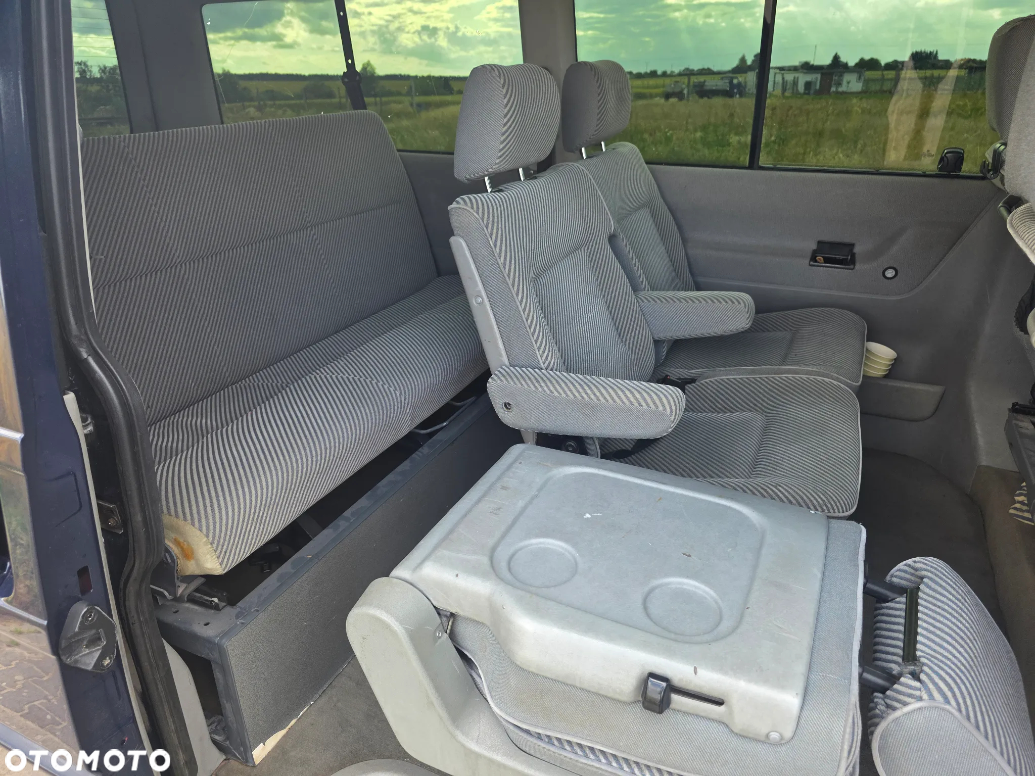 Volkswagen Caravelle - 14