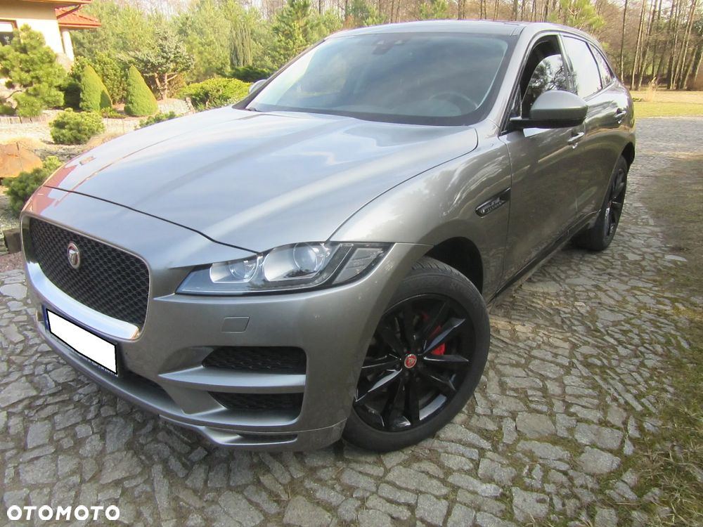 Jaguar F-Pace 30t AWD Prestige - 4