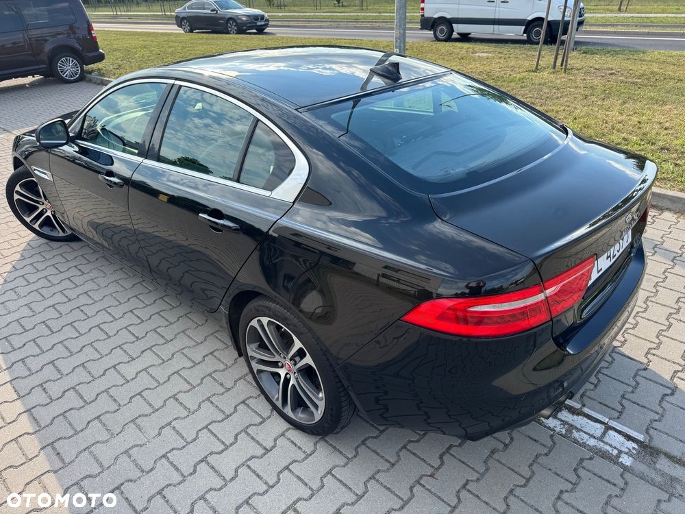 Jaguar XE 2.0 D AWD Prestige - 12