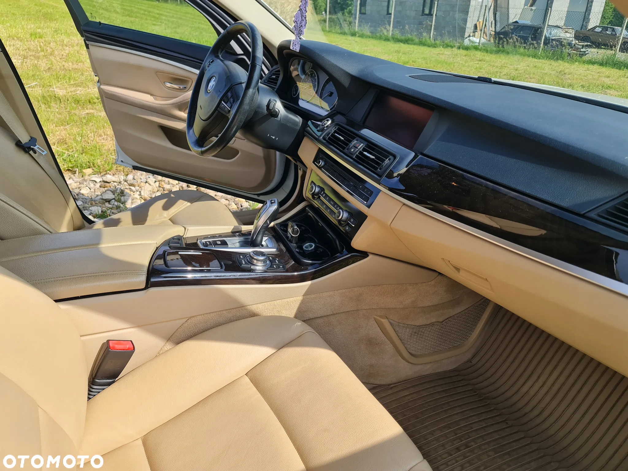 BMW Seria 5 528i xDrive - 30