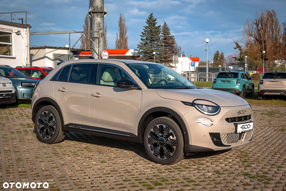 Fiat 600 1.2 Turbo La Prima eDCT - 2