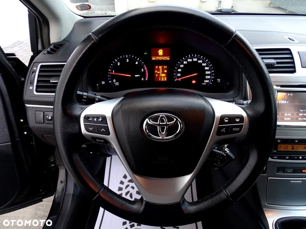 Toyota Avensis 2.0 D-4D - 16