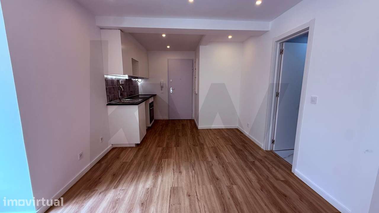 Design Moderno e Espaço Inteligente: T2 Totalmente Remodelado na Bura - Grande imagem: 3/20