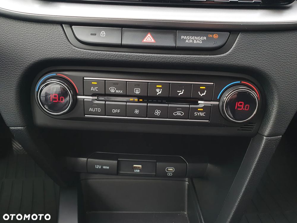 Kia Ceed 1.5 T-GDI M - 36