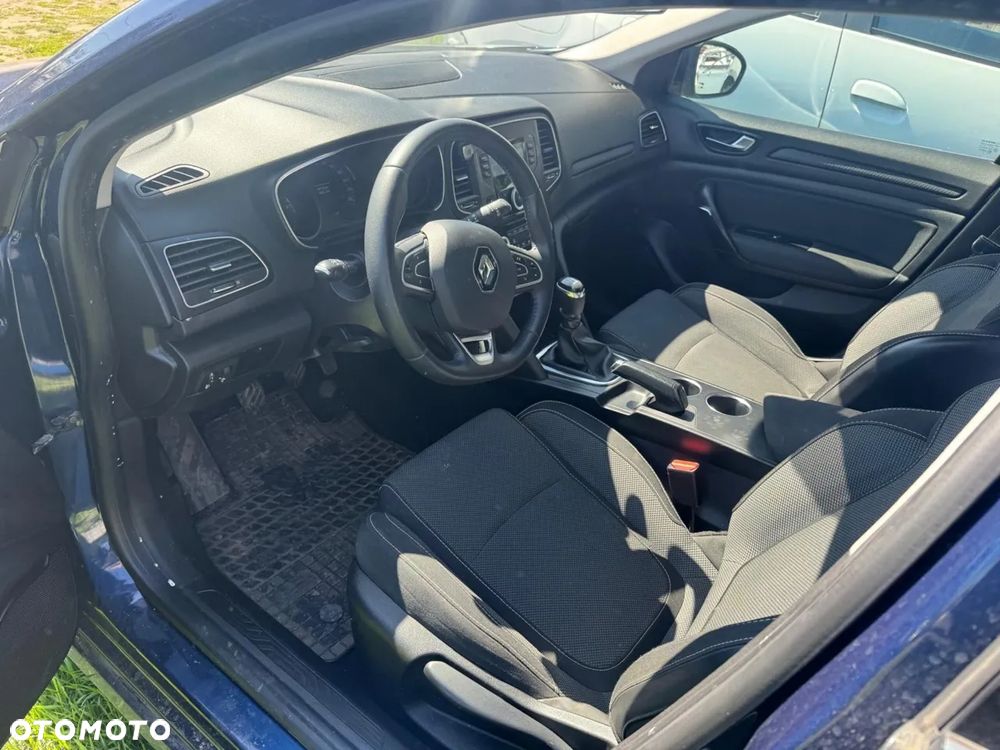 Renault Megane 1.5 Blue dCi Zen - 12
