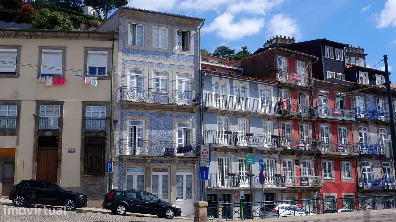 Edifício de Charme à Beira-Rio no Porto - Grande imagem: 3/25