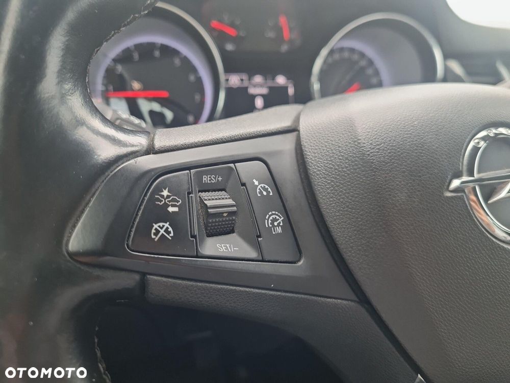 Opel Astra 1.4 T Dynamic S&S - 14