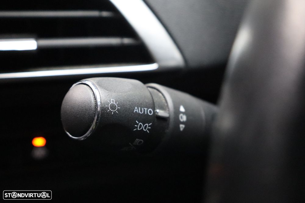 Peugeot 3008 BlueHDi 130 Stop & Start Allure Business-Pack - 28