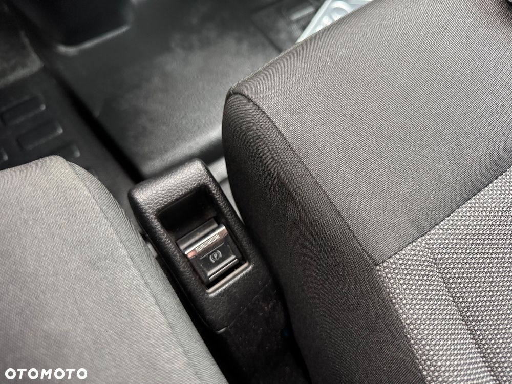 Peugeot Expert Jumpy Scudo Proace Brygadówka 6 osób - 29