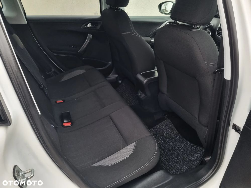 Peugeot 2008 1.2 Pure Tech Style S&S - 13