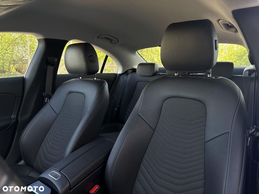 Mercedes-Benz CLA - 12