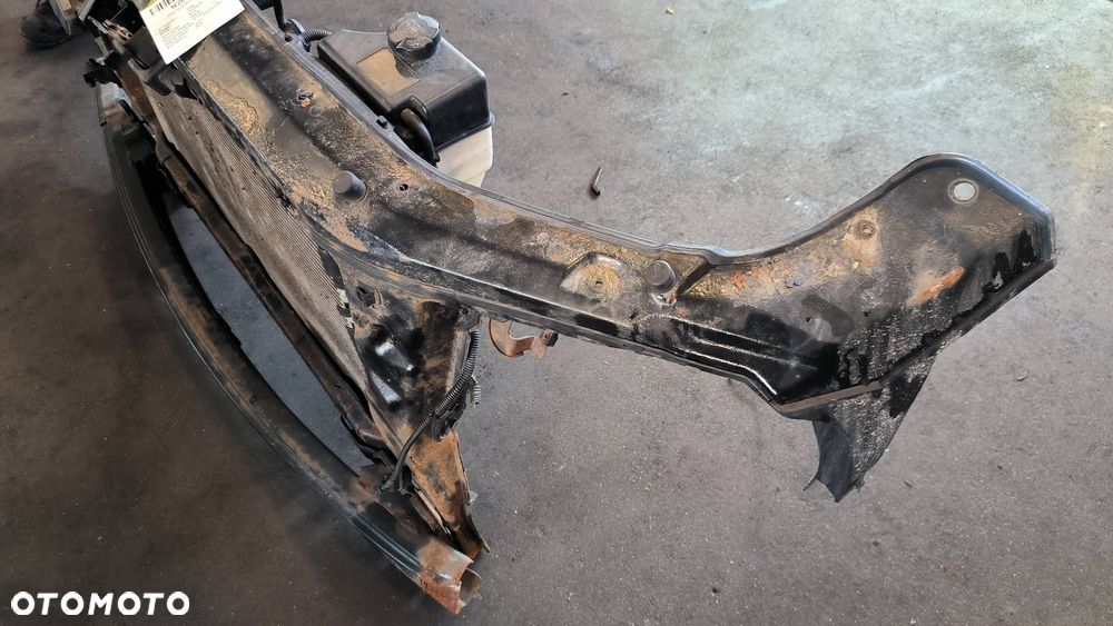 PAS PRZEDNI CHŁODNICE HYUNDAI H1 II - 4