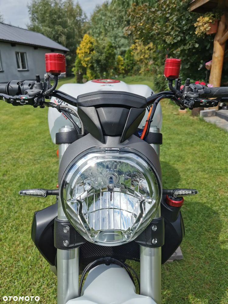 Ducati Monster - 13