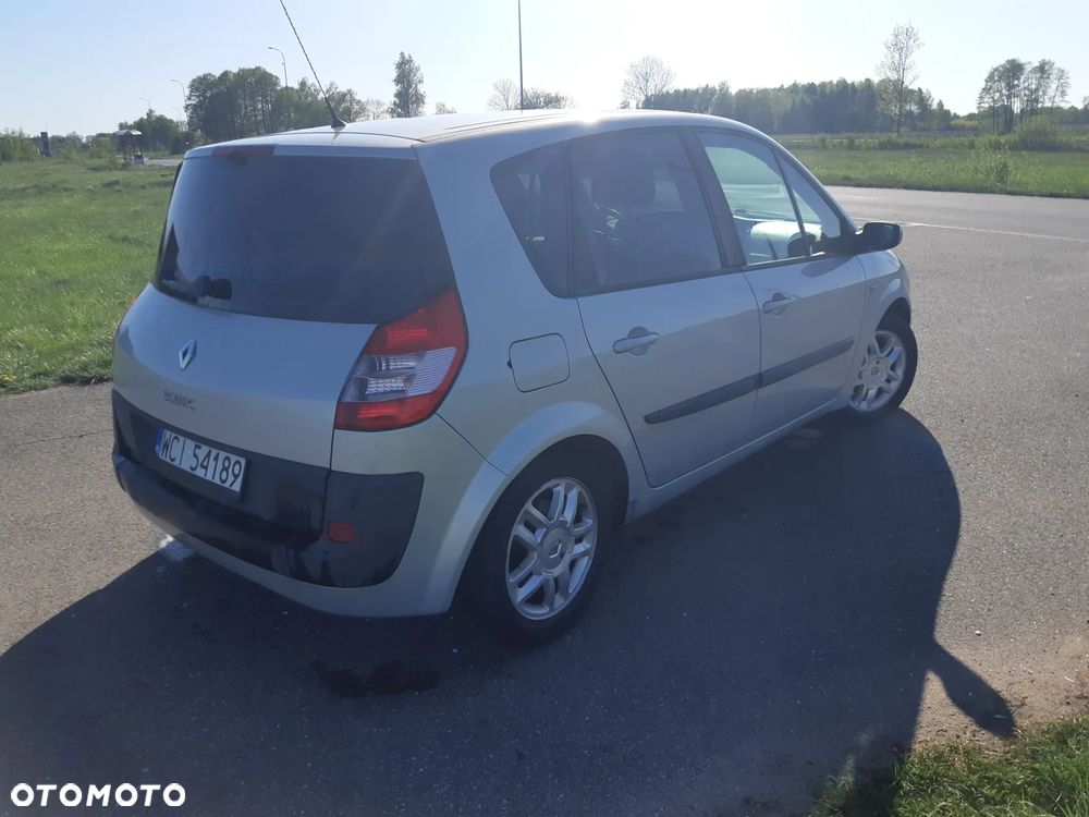 Renault Scenic 1.6 16V Family - 4