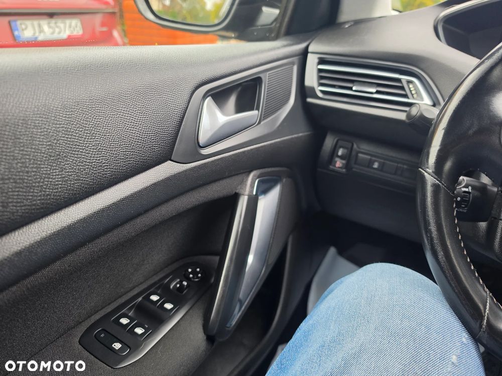 Peugeot 308 - 16