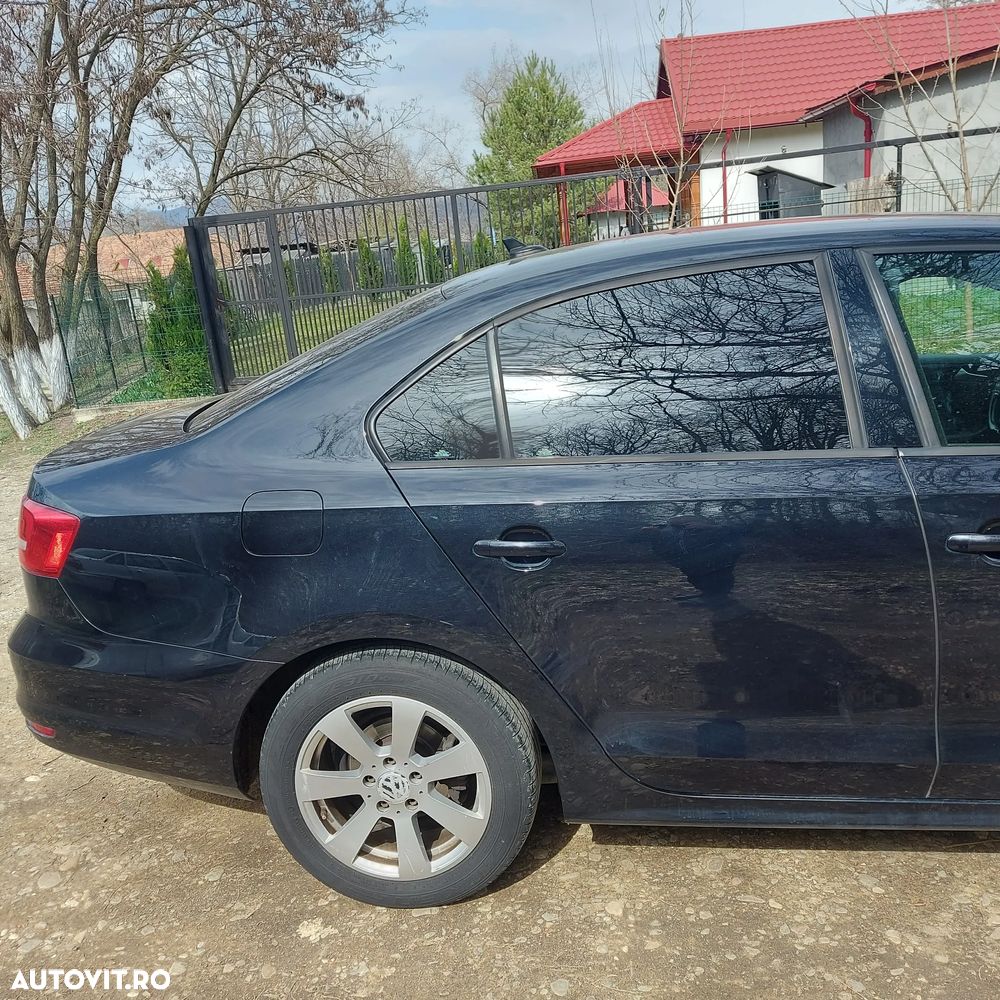 Volkswagen Jetta 2.0 TDI BlueMotion Technologie - 6