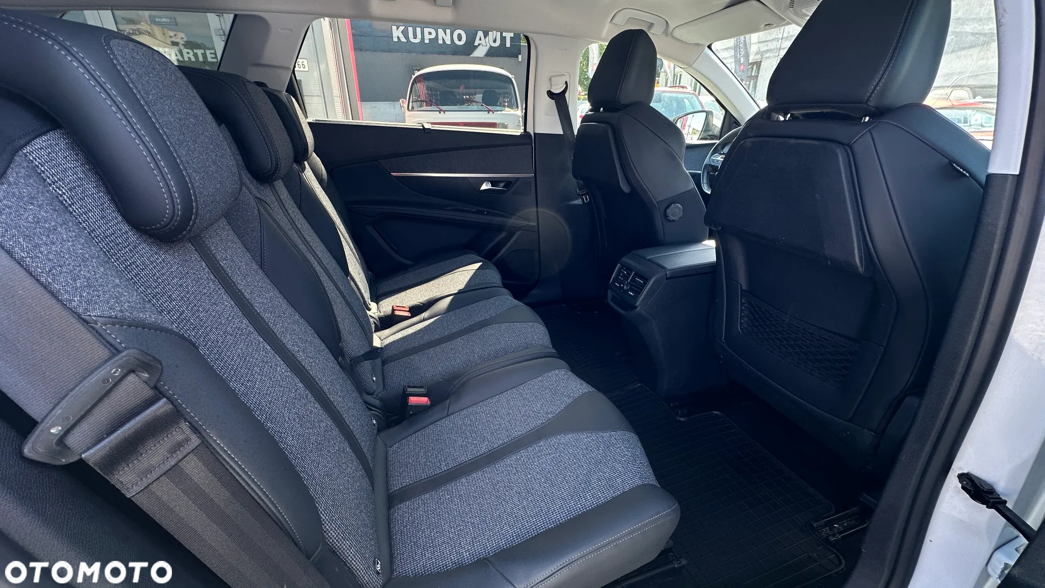 Peugeot 5008 - 23