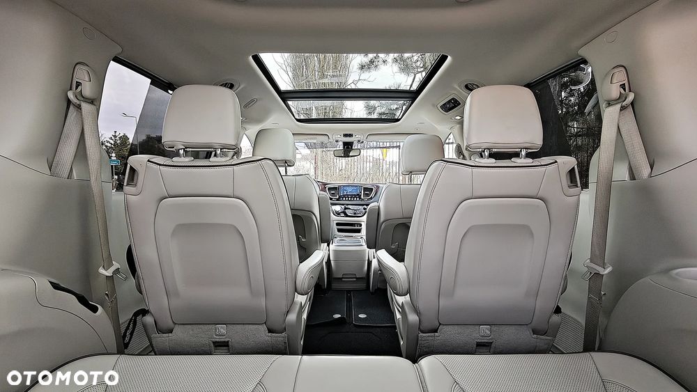 Chrysler Pacifica - 38