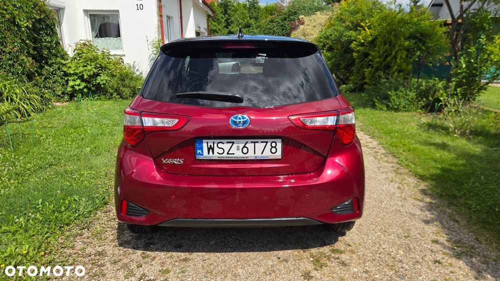 Toyota Yaris Hybrid 100 Selection - 21